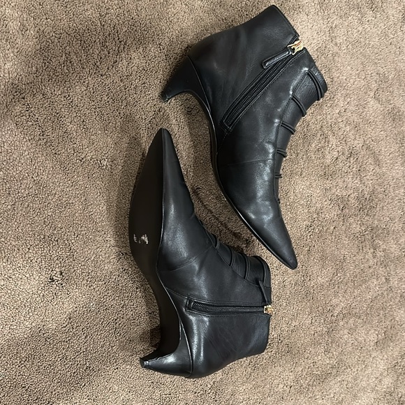 Nine West Bootie Boot - size 9M - Black - Picture 4 of 9